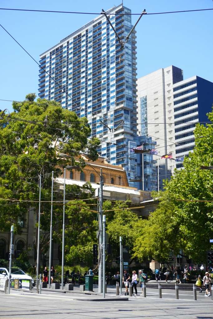 Commercial property in Melbourne attracting Victorian investors